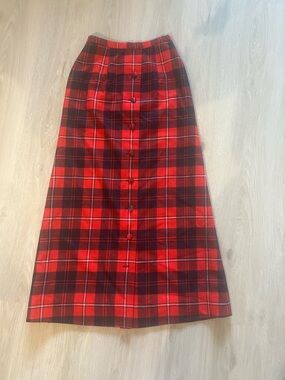 100% pure virgin wool Highland Queen vintage tartan maxi skirt red/black Sz 14
